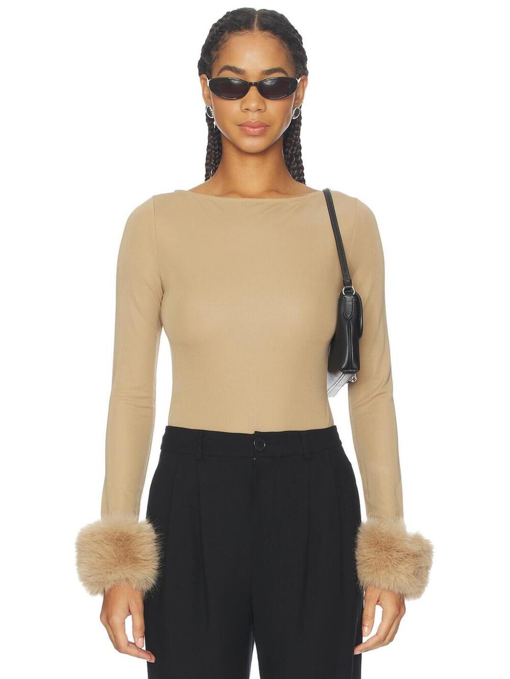 L'Academie Dinara Top in Taupe